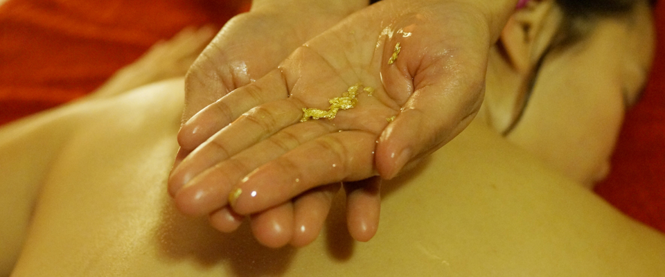 titelbild-aromaoel-gold-massage